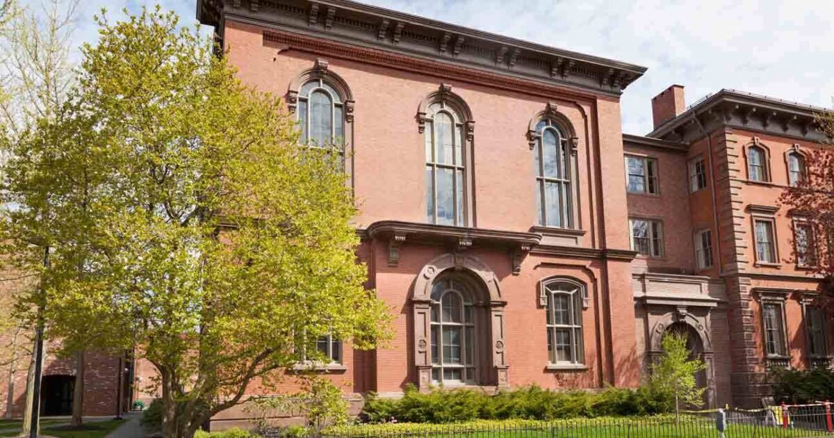 Behindthescenes of Salem’s Plummer Hall PEM Walks