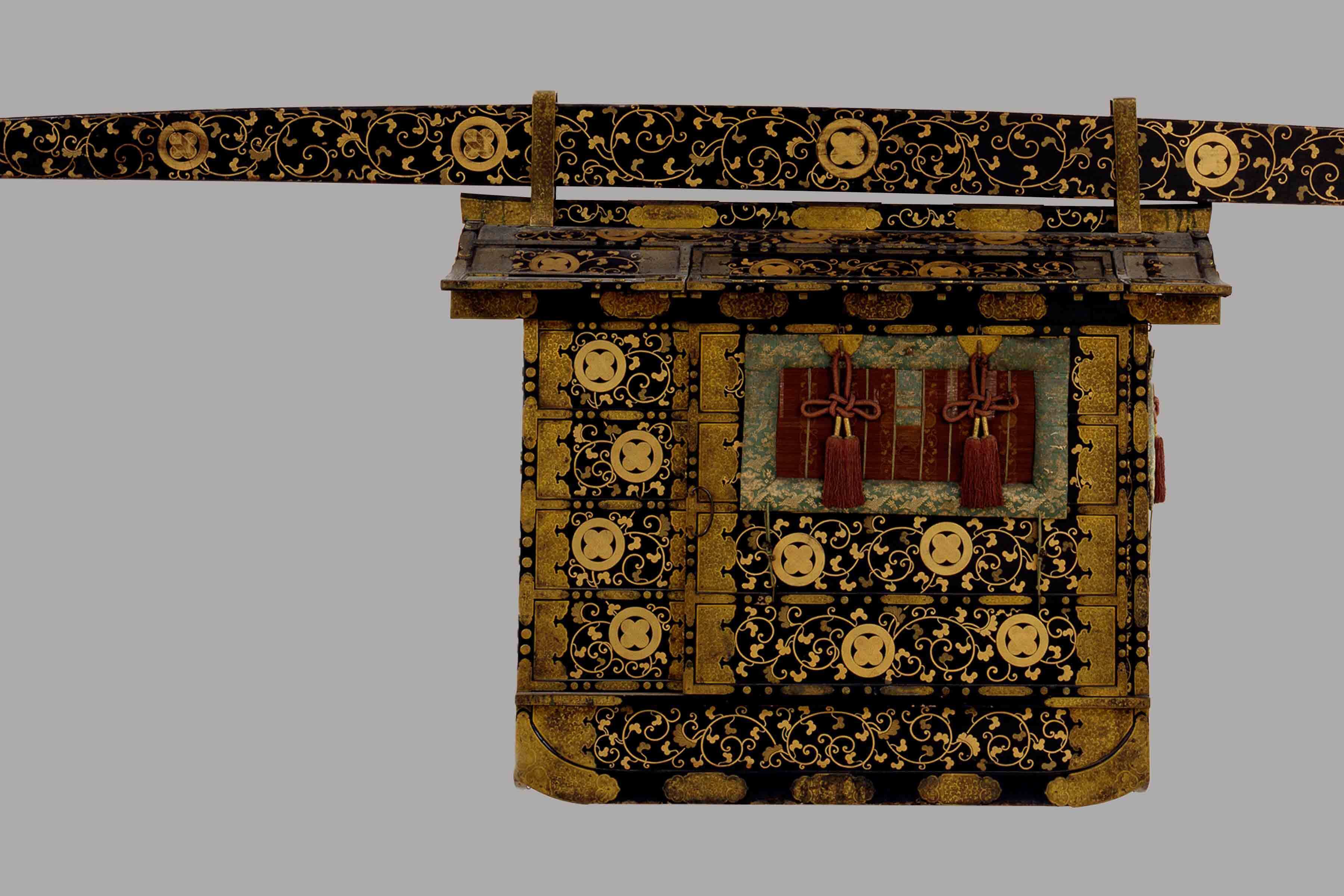 Onna norimono (noblewoman’s palanquin), 19th century. Wood, lacquer, gilded brass, textile, paper, pigments, gold leaf, plant fiber.