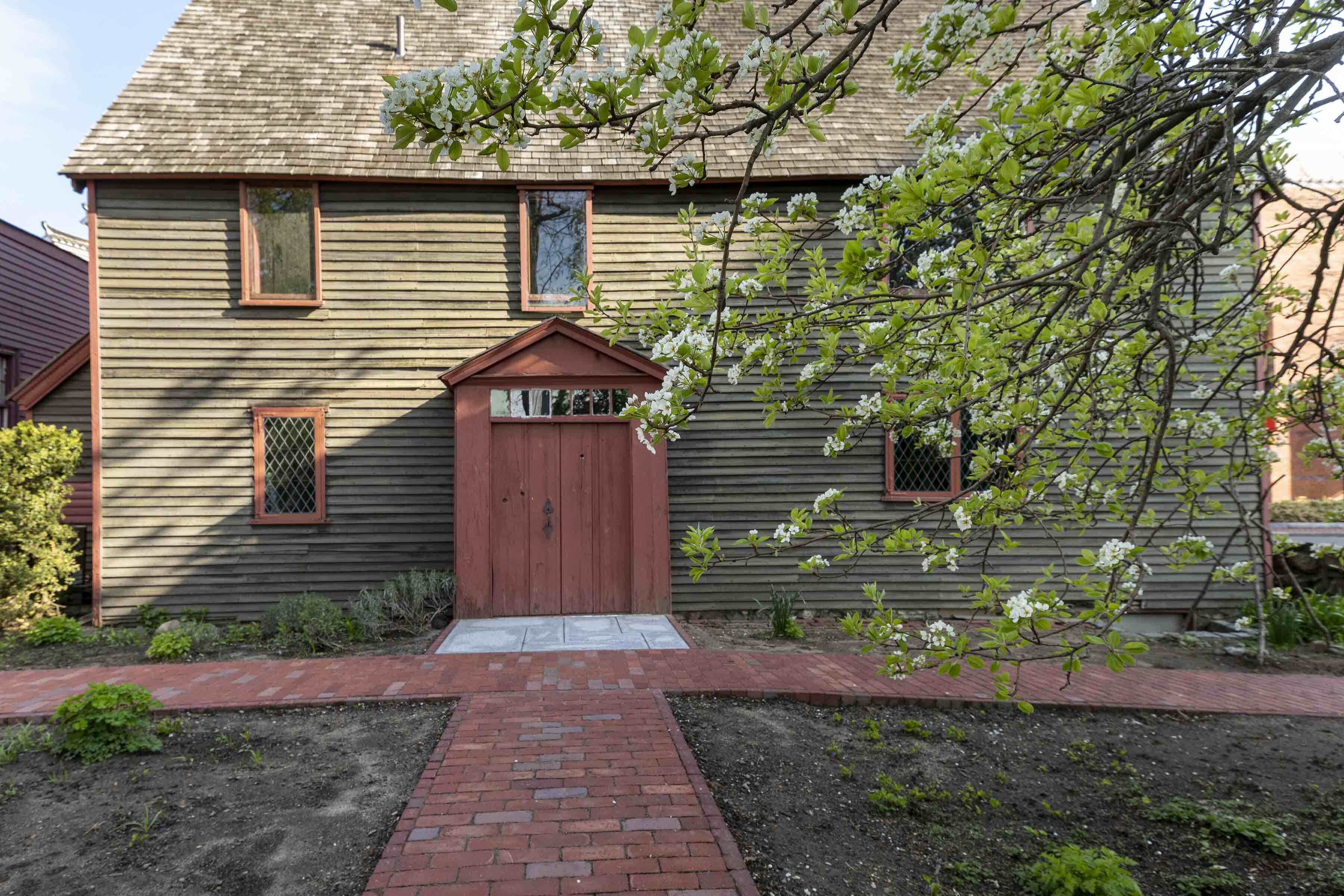 Salem, PEM Announce Partnership for New Charter Street Cemetery Welcome Center