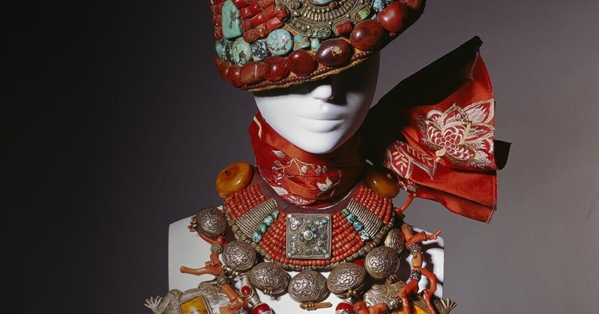 Rare Bird of Fashion: The Irreverent Iris Apfel