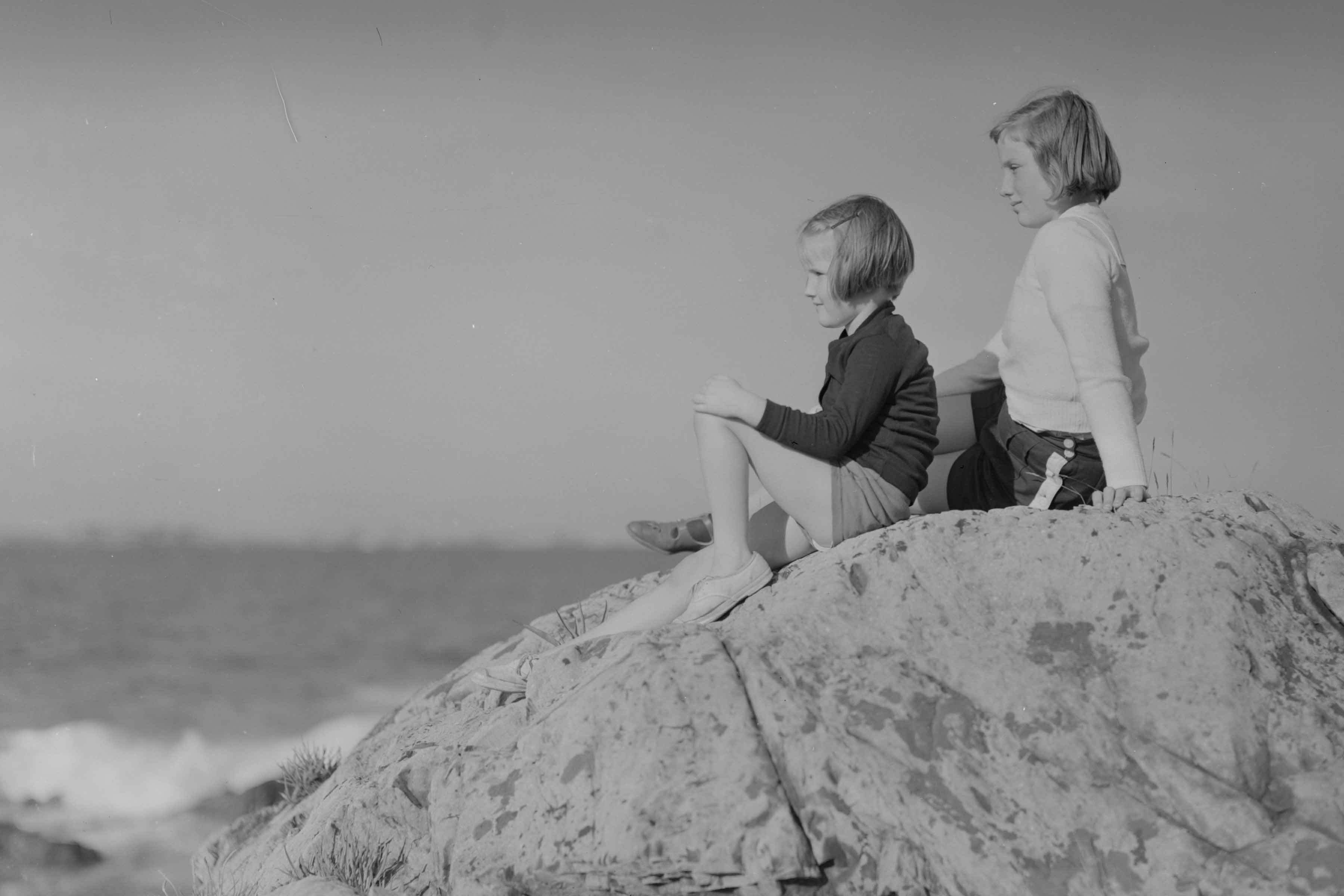 Unpacking the images and papers of photographer Sam Chamberlain