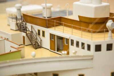 Details of the QE. Photos by Bob Packert.
