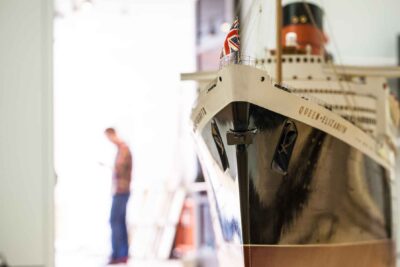 Moving the Queen Elizabeth. Photos by Bob Packert.