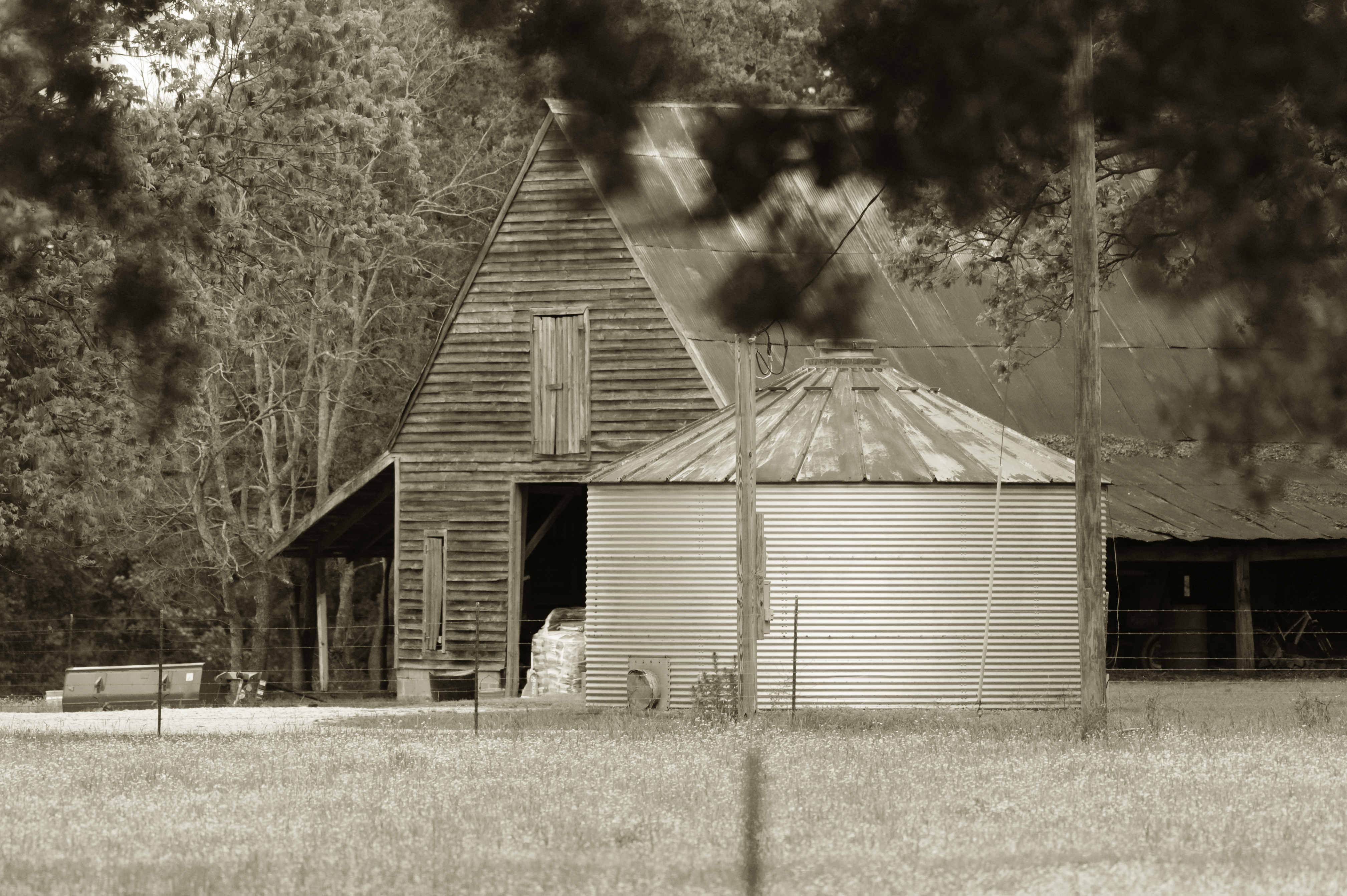 Barn-along-Highway-51-28320