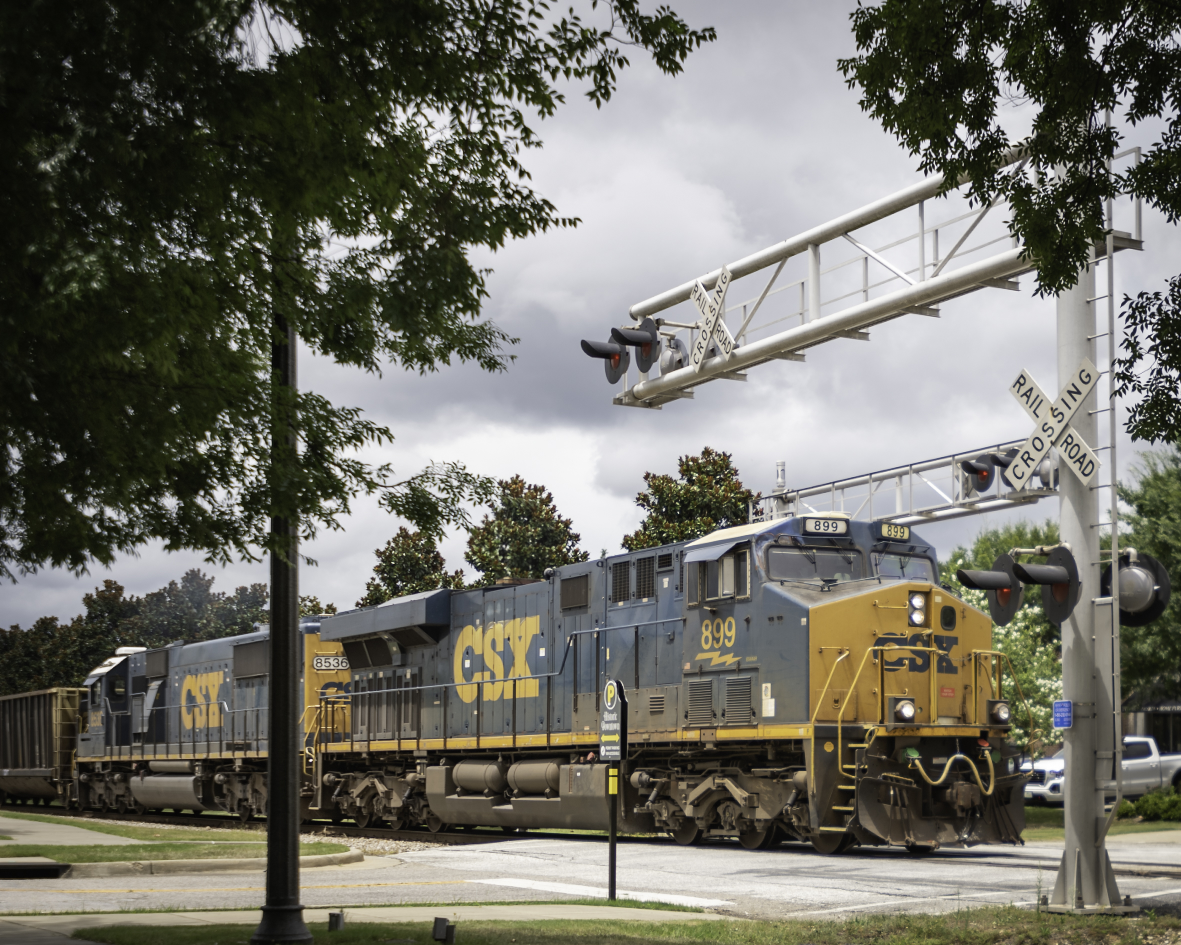 Train-passing-through-Opelika-7258