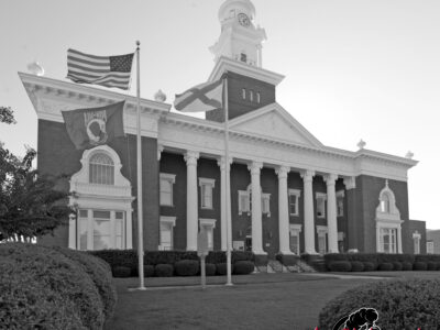Lee-County-Court-House-Flags-BW-DSC_7896
