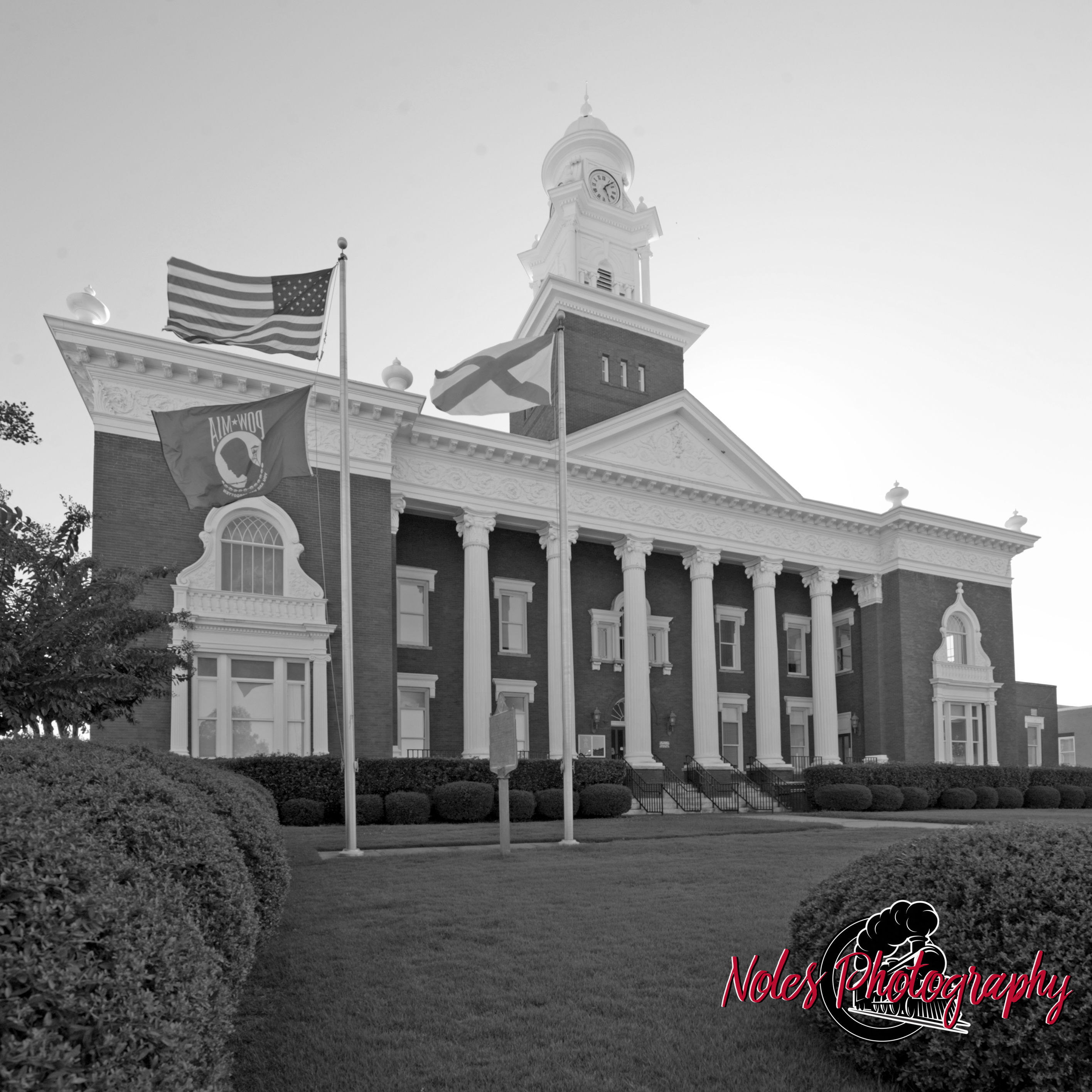 Lee-County-Court-House-Flags-BW-DSC_7896