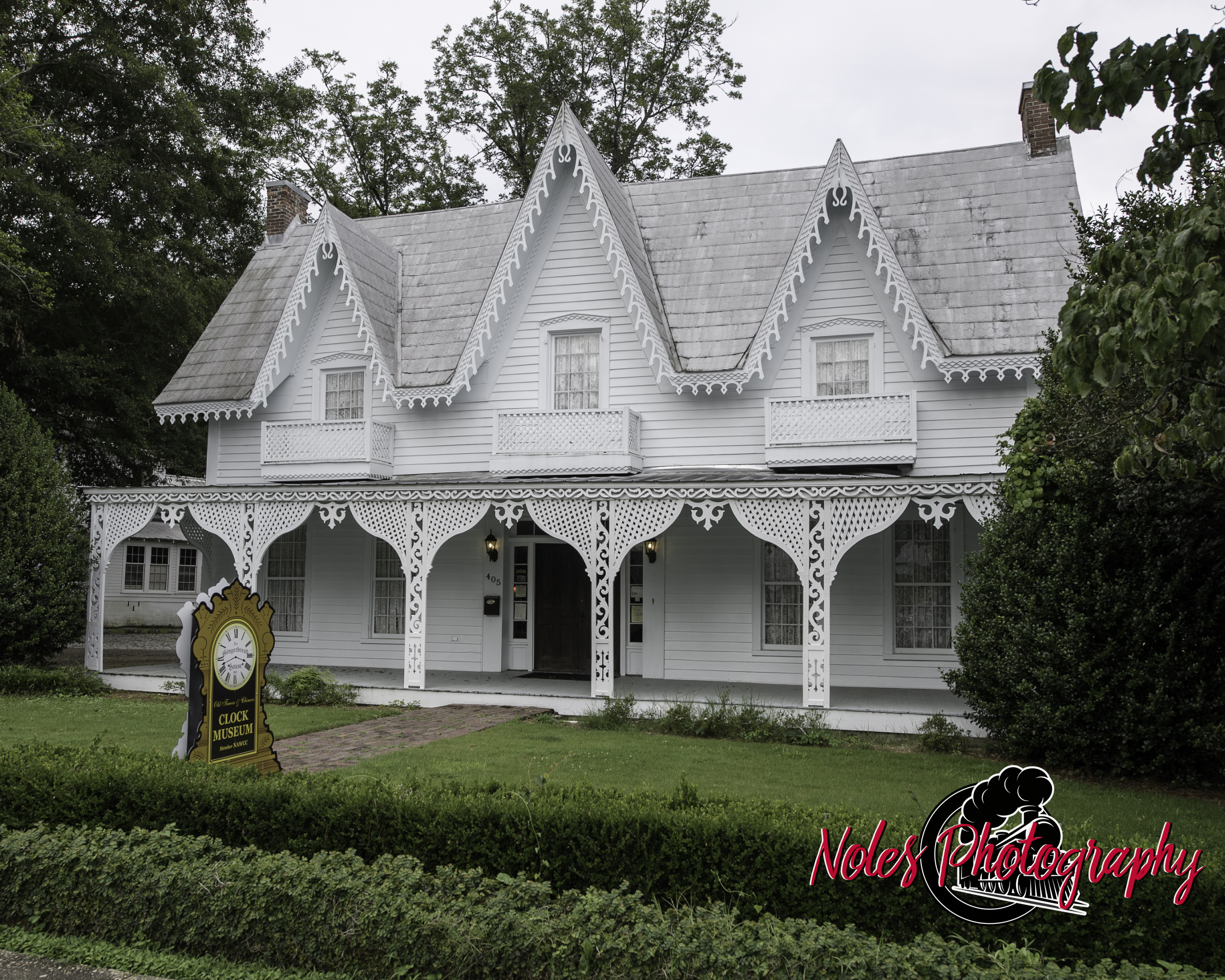 12-The-Gingerbread-House-6935