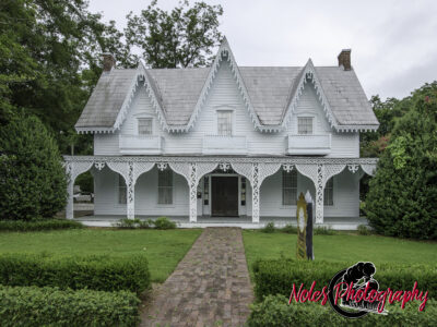 12-The-Gingerbread-House-6940