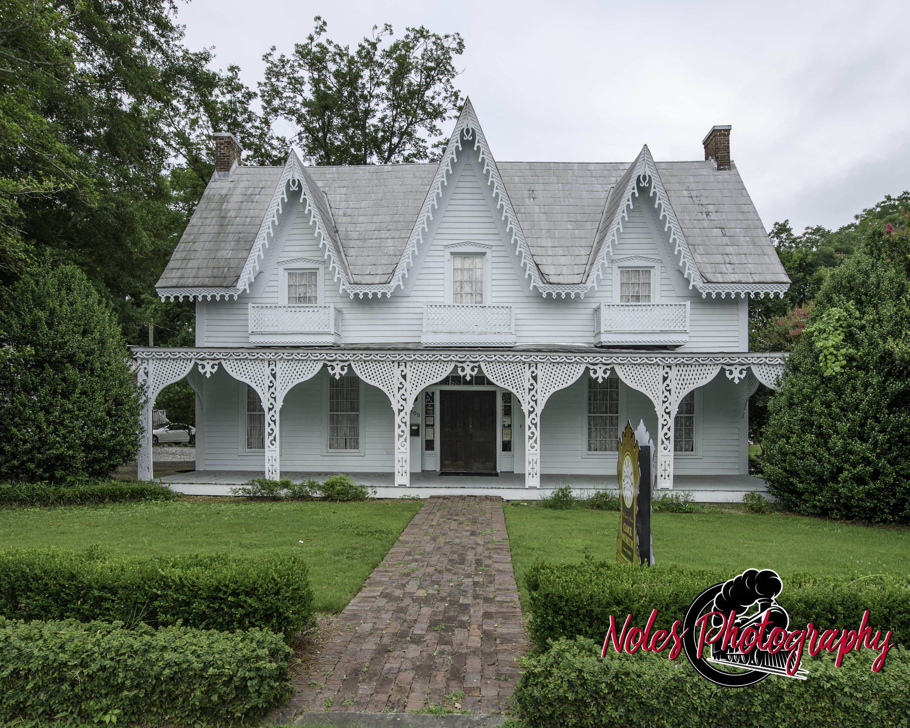 12-The-Gingerbread-House-6940