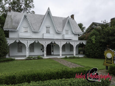 12-The-Gingerbread-House-6942
