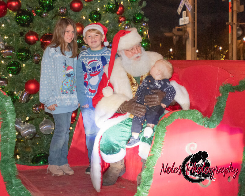 2023-CHristmas-in-A-Railroad-Town-RN-2658