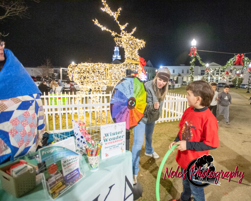 2023-CHristmas-in-A-Railroad-Town-RN-2679