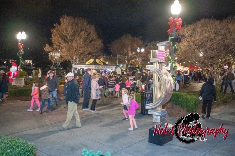 2023-CHristmas-in-A-Railroad-Town-RN-2686