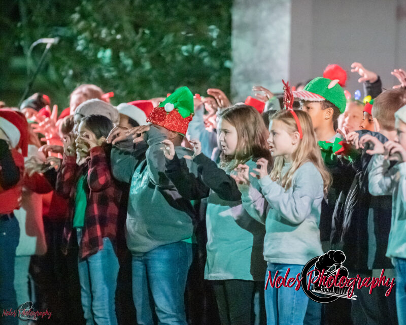2023-Reindeer-Express_RN_02D