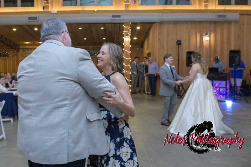 Boone-Odom-Wedding-Reception_NP19585