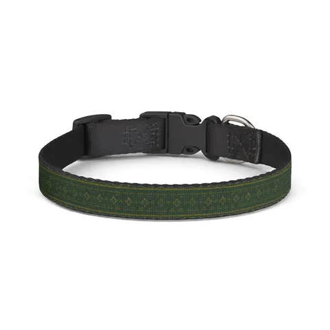 Holiday Green & Gold Knit Clip-on Pet Collar — front view