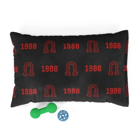 Clark Atlanta 1988 Black & Red Arch Pet Bed — front view