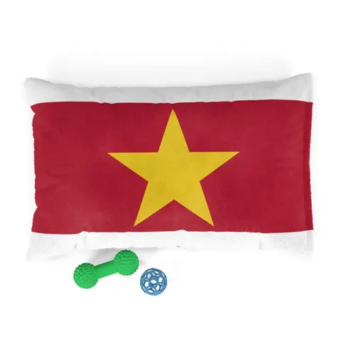 Suriname Red Green White Star Pet Bed — front view