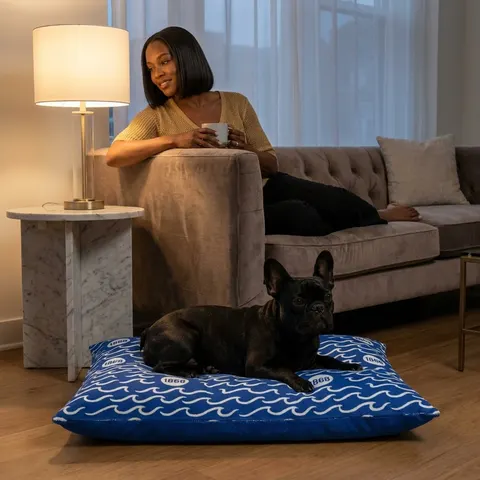 Hampton 1868 Blue & White Wave Pet Bed