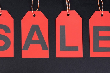 The Financially Savvy Guide to Black Friday & Cyber Monday