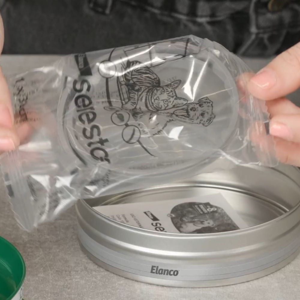 Coleira Antipulgas e Carrapatos Seresto para Cães Pequenos 38cm