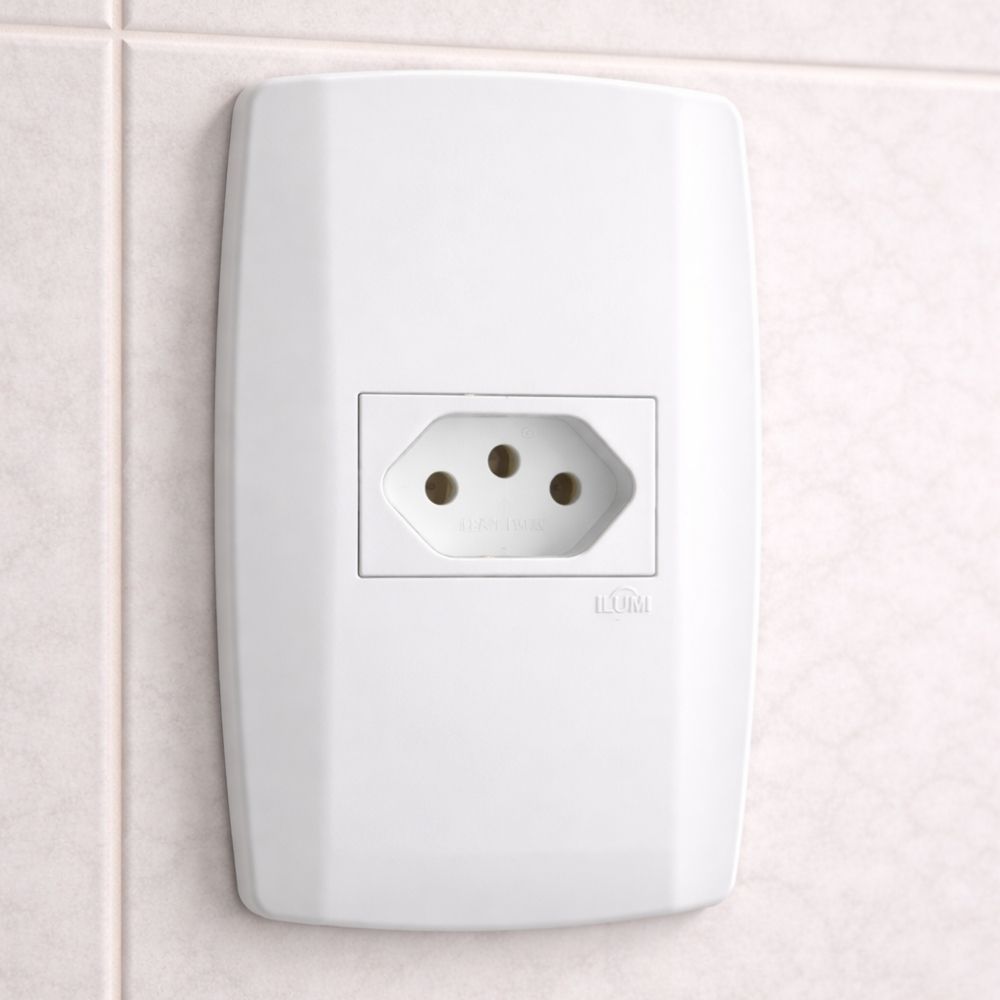 Conjunto Ilumi Slim 4X2 Branco com Placa 1 Tomada 20A 80151