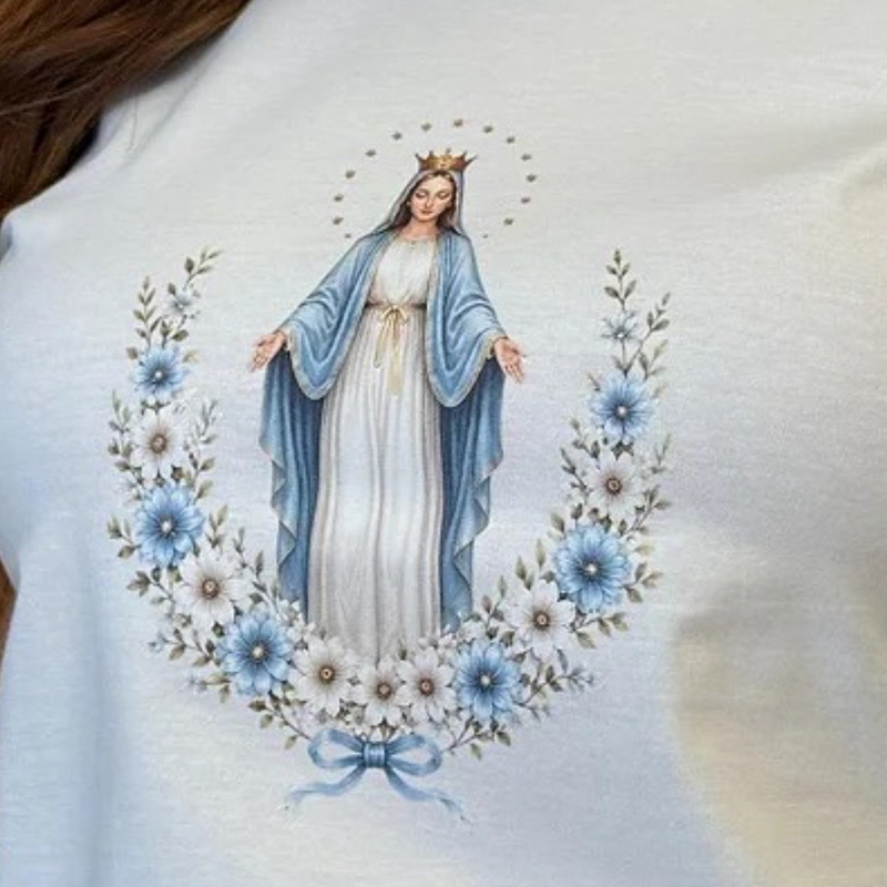 T-SHIRT DTF NOSSA SENHORA LAÇO AZUL - OFF WHITE TAMANHO: G