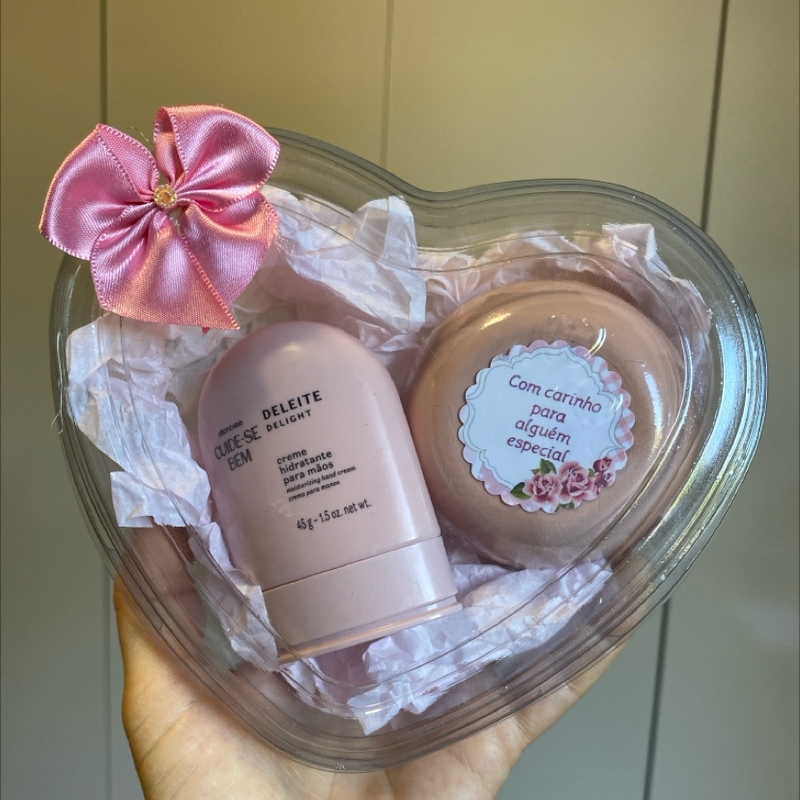 Kit Creme De Mãos deleite E 1 Sabonete