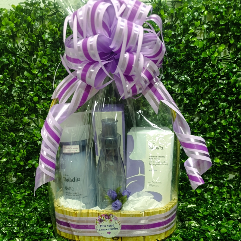 Kit Hidratante Algodão 400ml + Body Splash+ Sabonete Com 5 Unidades