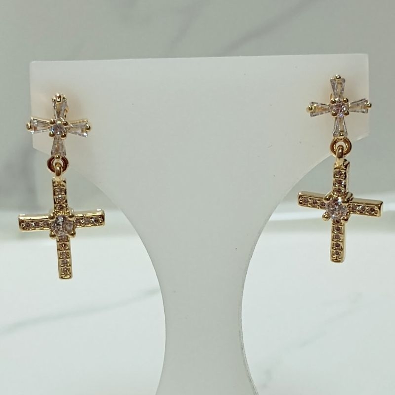 Brinco G Ouro 1 Cruz com Zircônia 1 Cruz Cravejada