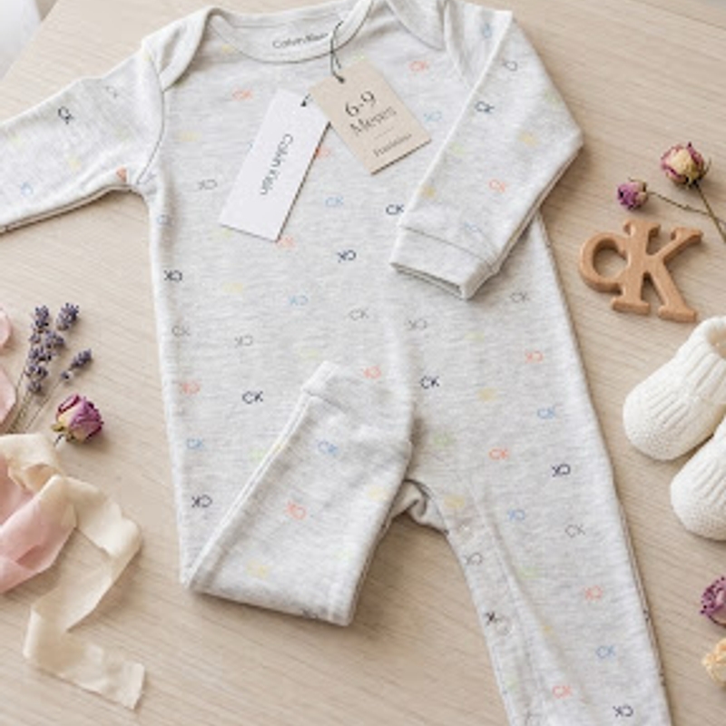Macacão de bebê unisex 6 a 9 meses