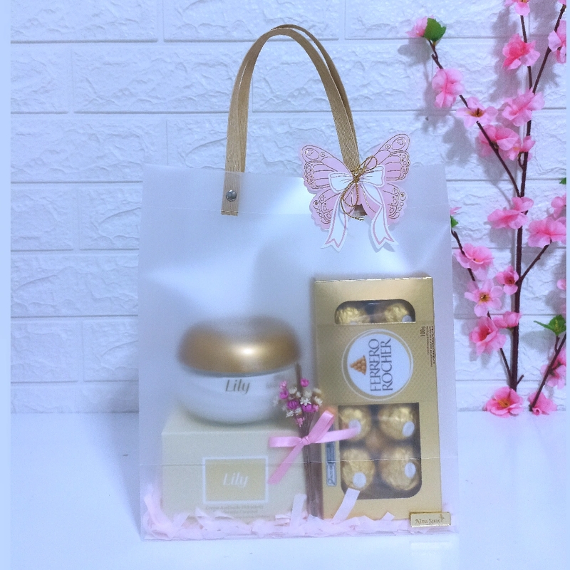 Kit Kit Lily Encanto
Hidratante Lily 250g + Ferrero Rocher