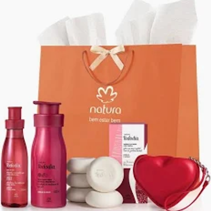 Kit Presente Natura TodoDia Cereja e Avelã - 01 Body Splash 200ml + 01 Creme para o Corpo 400ml + 01 Caixa de Sabonetes em Barra + 01 Bolsa Formato Coração