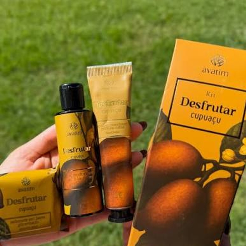 Kit Desfrutar Cupuaçu - 01 Emulsão para Mãos, 01 Gel para Mãos e 01 Sabonete em Barra