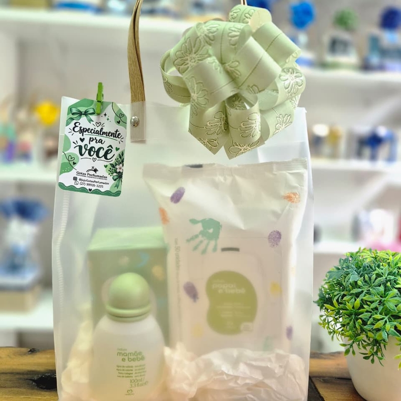 Presente Bolsinha Mamãe bebe Água De Colônia 100ml e Lenço Umedecidos 50 un Papai e Bebê
