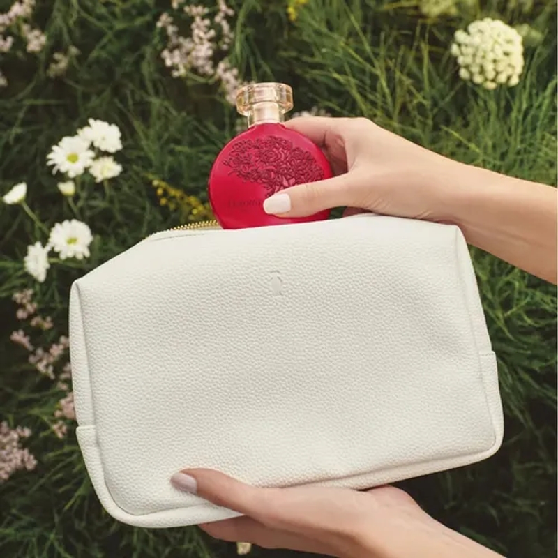 Necessaire Boticario Edição Limitada Presente Elegante Ideal Cor Branco Desenho Do Tecido Lisa