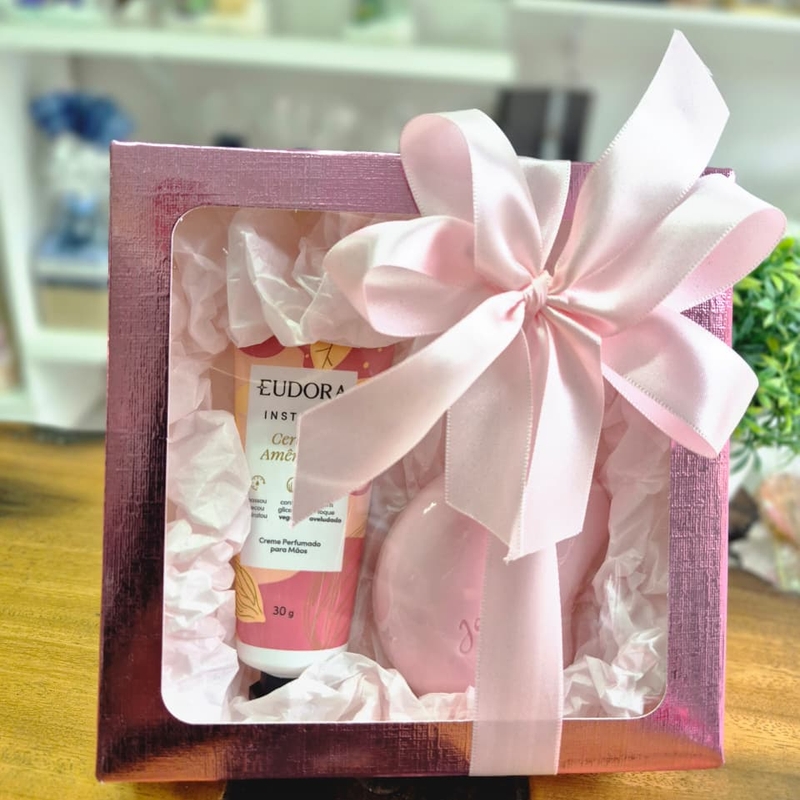 Presente Caixa Instance Cereja e Amêndoas Creme Mãos e Sabonete Jequiti