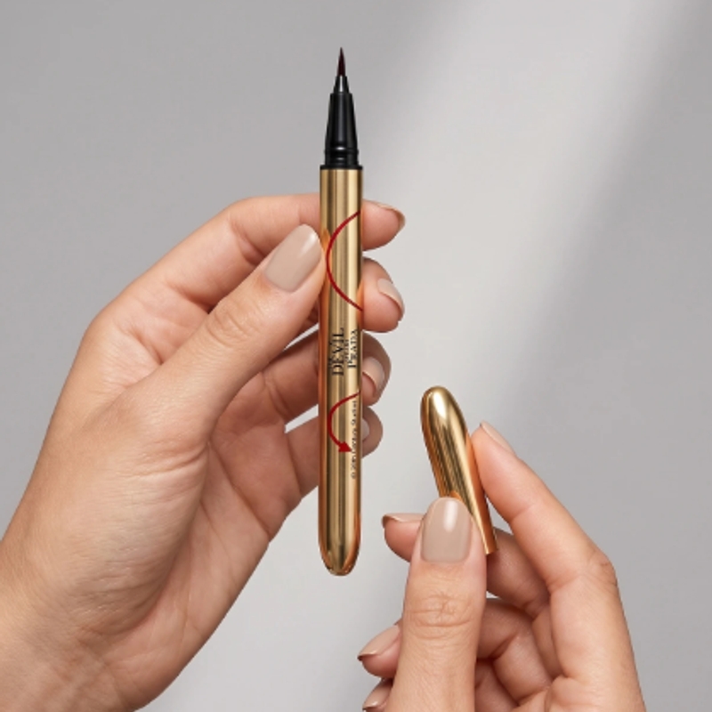 Caneta Delineadora Eudora Make O Diabo Veste Prada Iconic Liner Preta 0,4ml - foto 3