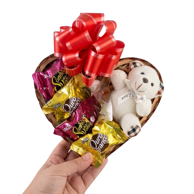 BANDEJA CORAÇÃO MDF COM BOMBONS E CHAVEIRO URSO PRESENTE ROMÂNTICO FEMININO