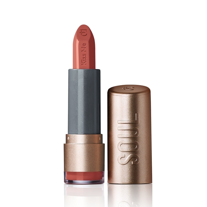 Batom Hidratante Nude Veludo Kiss Me 3,7g