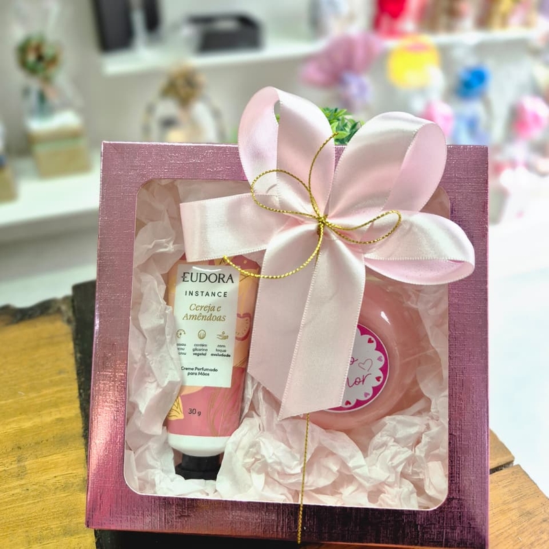 Presente Caixa Instance Cereja e Amêndoas Creme Mãos e Sabonete Natura