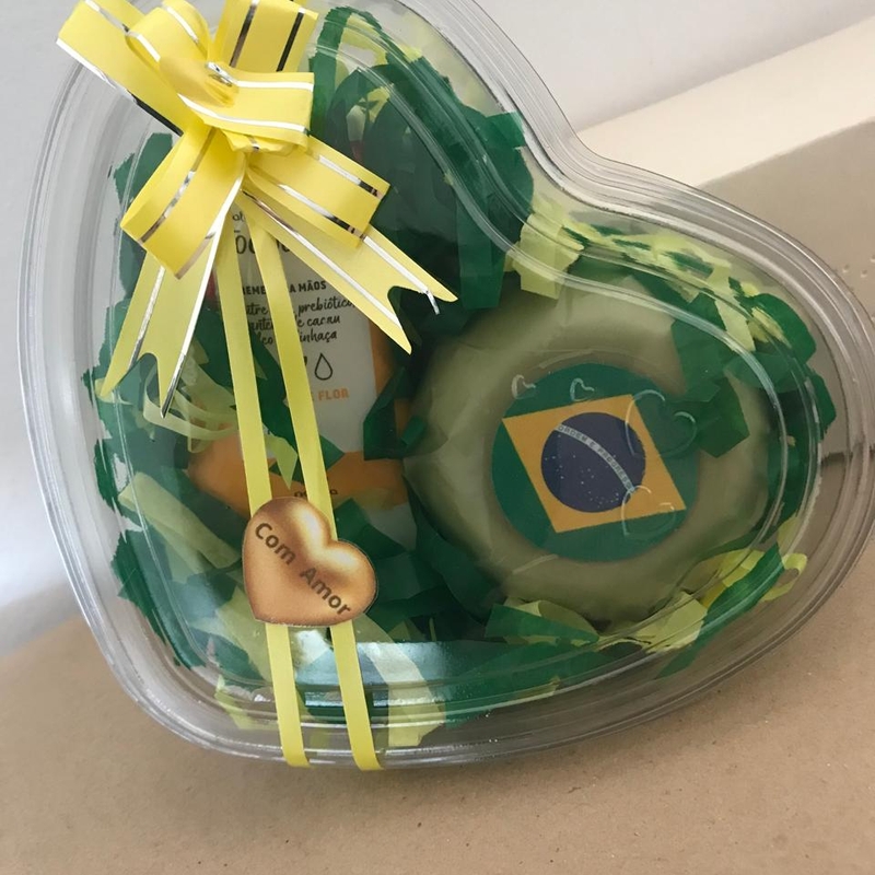 Presente Independência do Brasil 01 creme de mãos 50 ml+ 01 sabonete barra Alecrim e Sálvia 90g