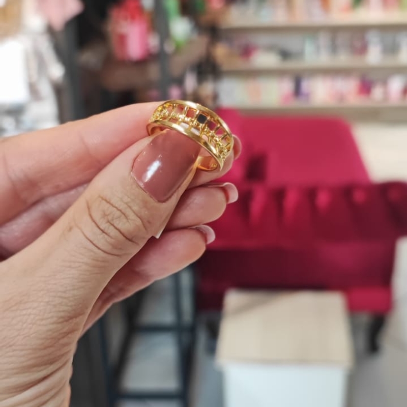 ANEL FILETES COM ARO NO CENTRO  TRABALHADO