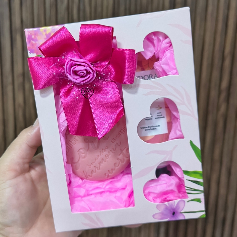 Caixinha Com Visor Decorada Coração