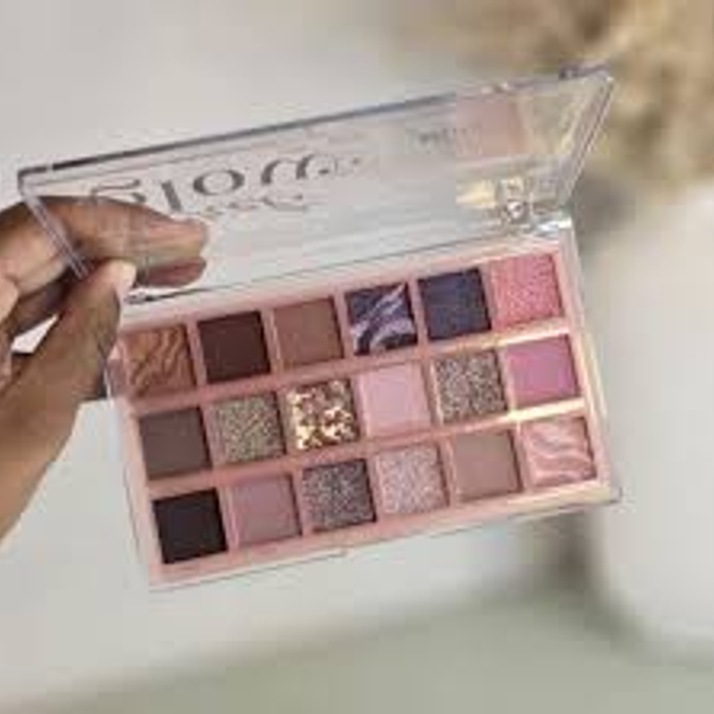 Paleta Versátil com 18 Tons de Sombras Secret Glow Ruby Rose