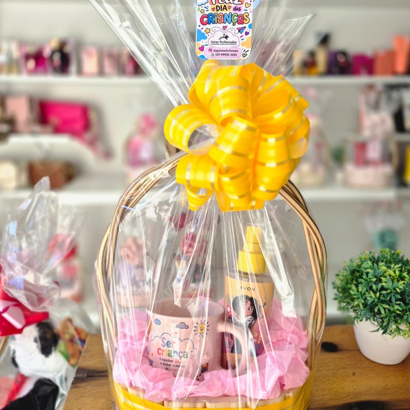 Cesta Presente Mirabel Encanto Colônia 150ml e Xicara Criança