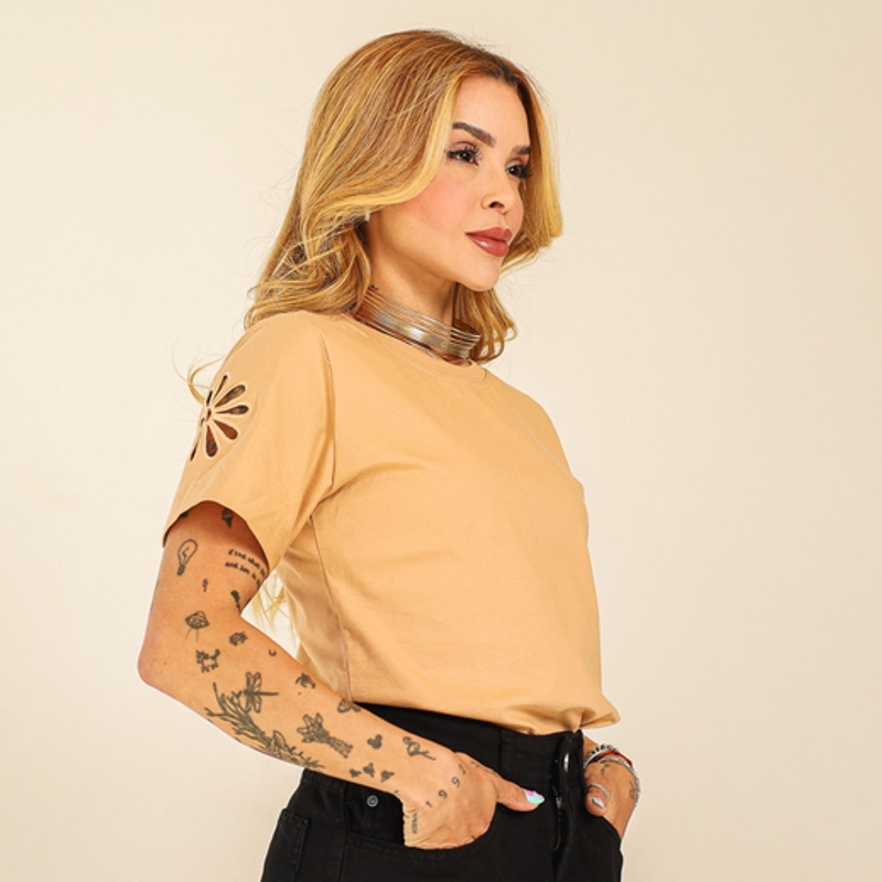 Tshirt Bordada Margarida Vazada Mangas M
