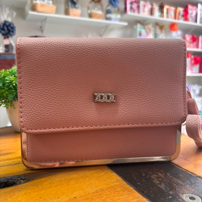 Bolsa Rosa com Borda Metálica Prateado