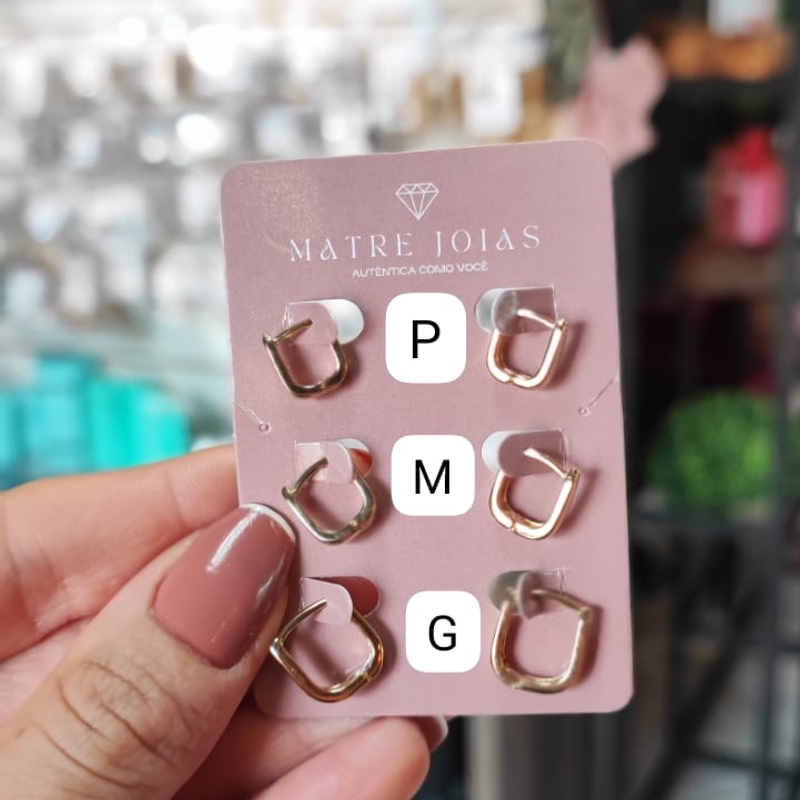 BRINCO ARGOLA RETANGULAR LISA - P